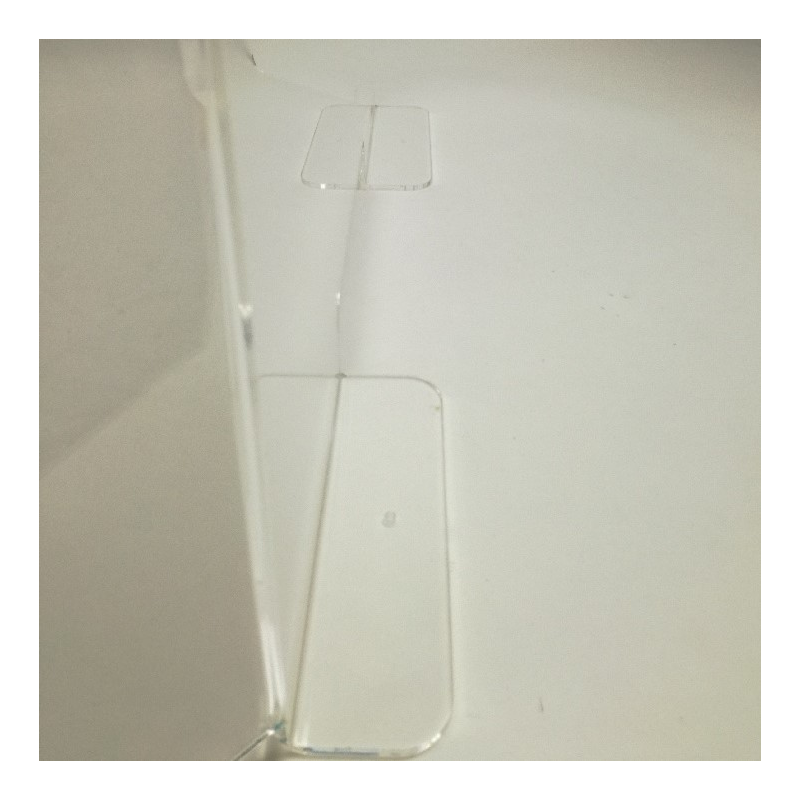 vitre paroi ecran de protection  de bureau et comptoir en plexiglass