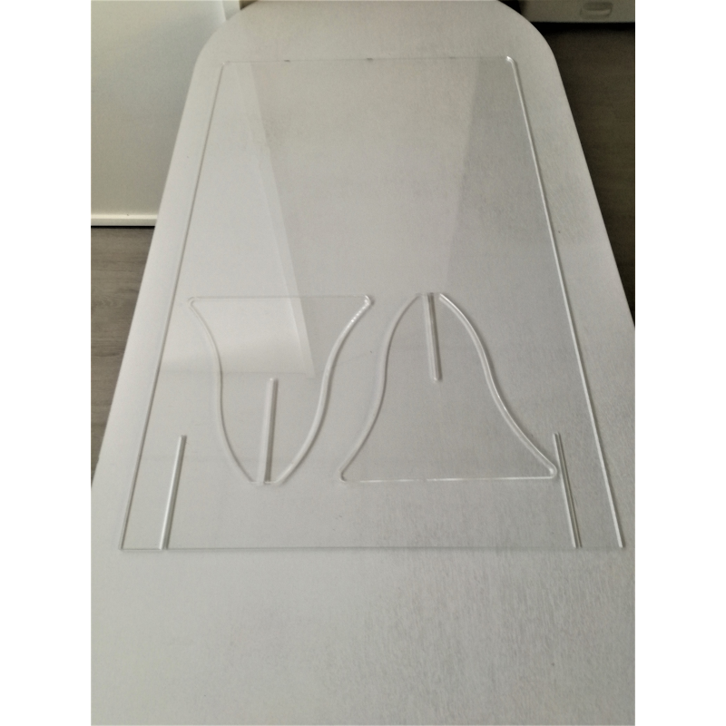 vitre  plexiglas de protection du personnel des virus demontable avec 2 pieds 