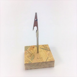 Porte étiquette pincant sur socle bois osb