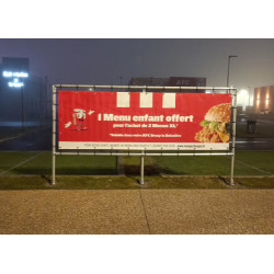 Réalisation d'une banderole publicitaire sur cadre