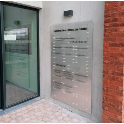 Réalisation de plaques des medecins du centre de santé