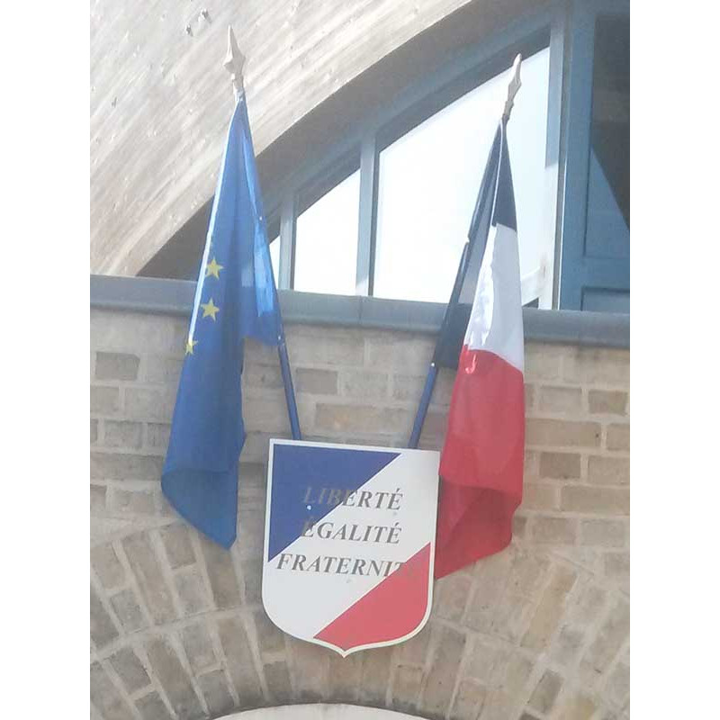 Drapeaux français et européen avec porte-drapeau pour écoles