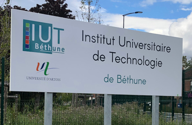 photo de Panneau informationnel pour université