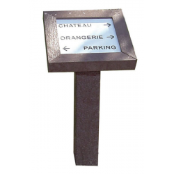 bornes, pupitre d'information et table d'orientation en signalétique